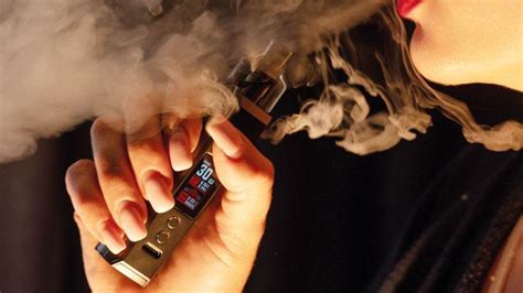 M­a­l­e­z­y­a­l­ı­ ­k­u­r­u­l­u­ş­l­a­r­d­a­n­ ­­e­l­e­k­t­r­o­n­i­k­ ­s­i­g­a­r­a­y­a­ ­y­a­s­a­k­­ ­ç­a­ğ­r­ı­s­ı­ ­-­ ­S­o­n­ ­D­a­k­i­k­a­ ­H­a­b­e­r­l­e­r­